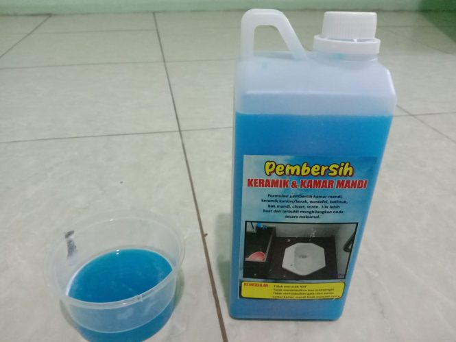 Pembersih Lantai Karamik, Kamar Mandi (kloset)  
