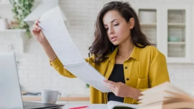 Gajinya Nggak Viral, tapi Tiap Bulan Aman: Tentang Pekerjaan yang Tidak Bikin Takjub, tapi Menjaga Hidup Tetap Jalan