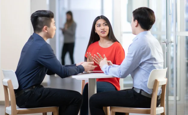 Business English: Kursus yang Dibutuhkan Profesional Modern di Dunia Kerja Global